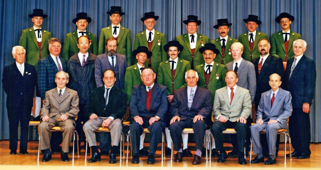 Ehrenmitglieder 1996.JPG